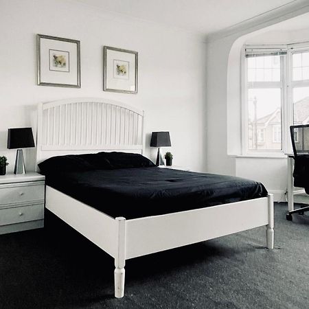 אילפורד Cozy Private Rooms In Homestay מראה חיצוני תמונה
